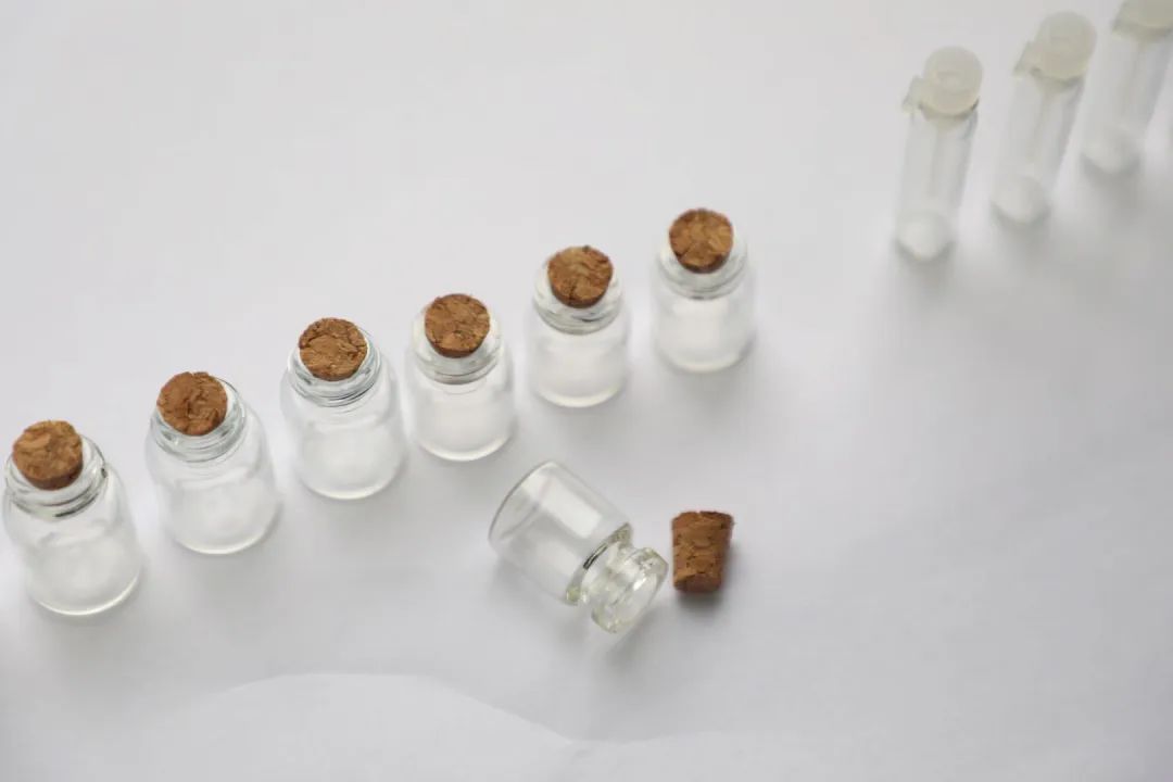 mini glass jars